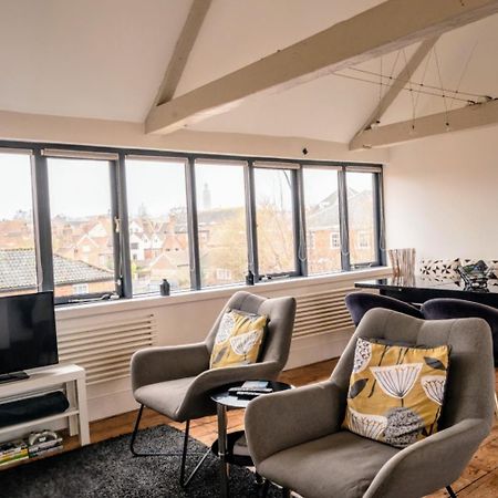 Contractor And Family Friendly Grade II Townhouse- 3 Bedrooms- Free Parking NWI Zewnętrze zdjęcie